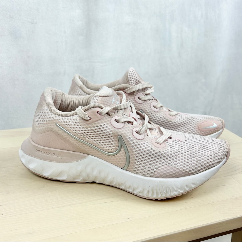 NIKE Renew‎ Pink Running Shoes Size 6 Lace Up Gym Athleisure Comfort Lightweight